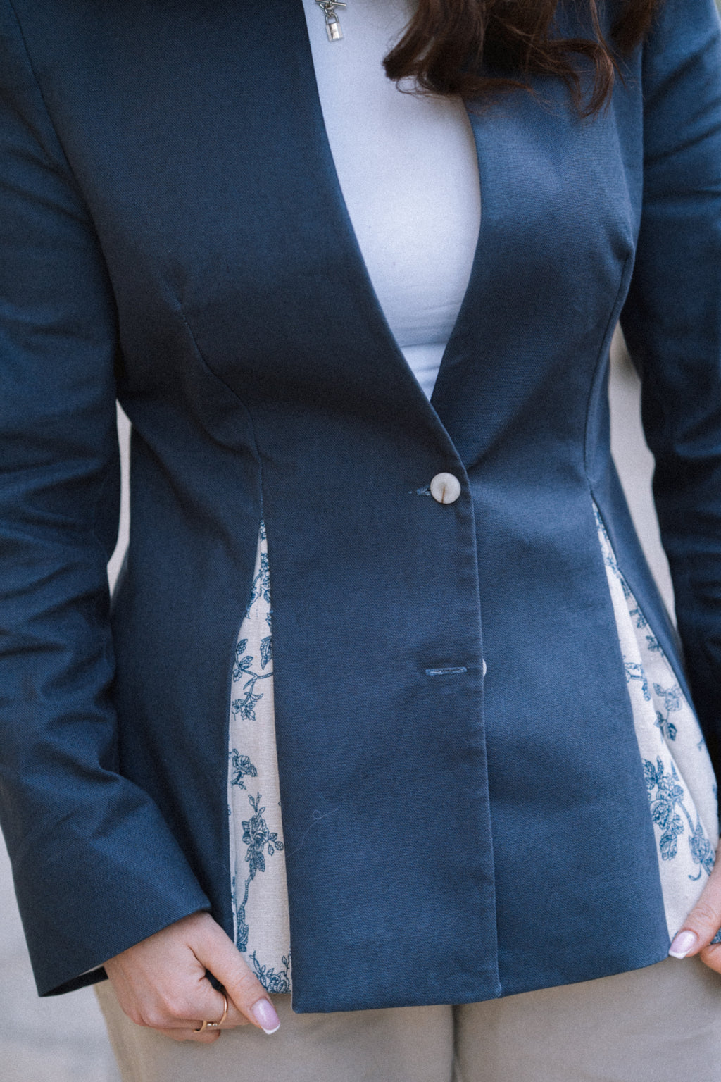 Floraison Nocturne Blazer by Baltér Warsaw – view 4